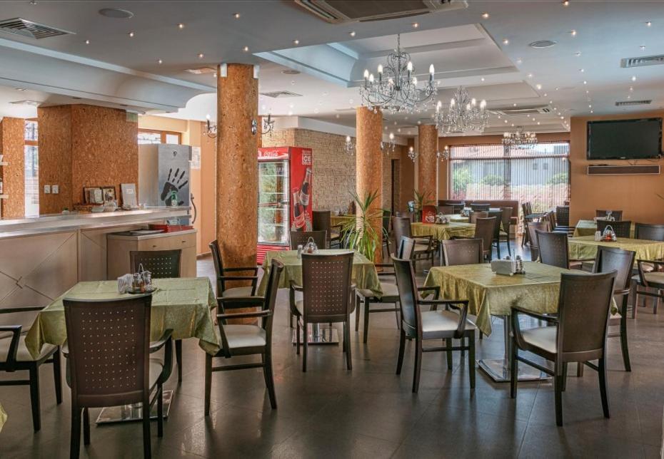 Александра Hotel Sveti Vlas Ngoại thất bức ảnh