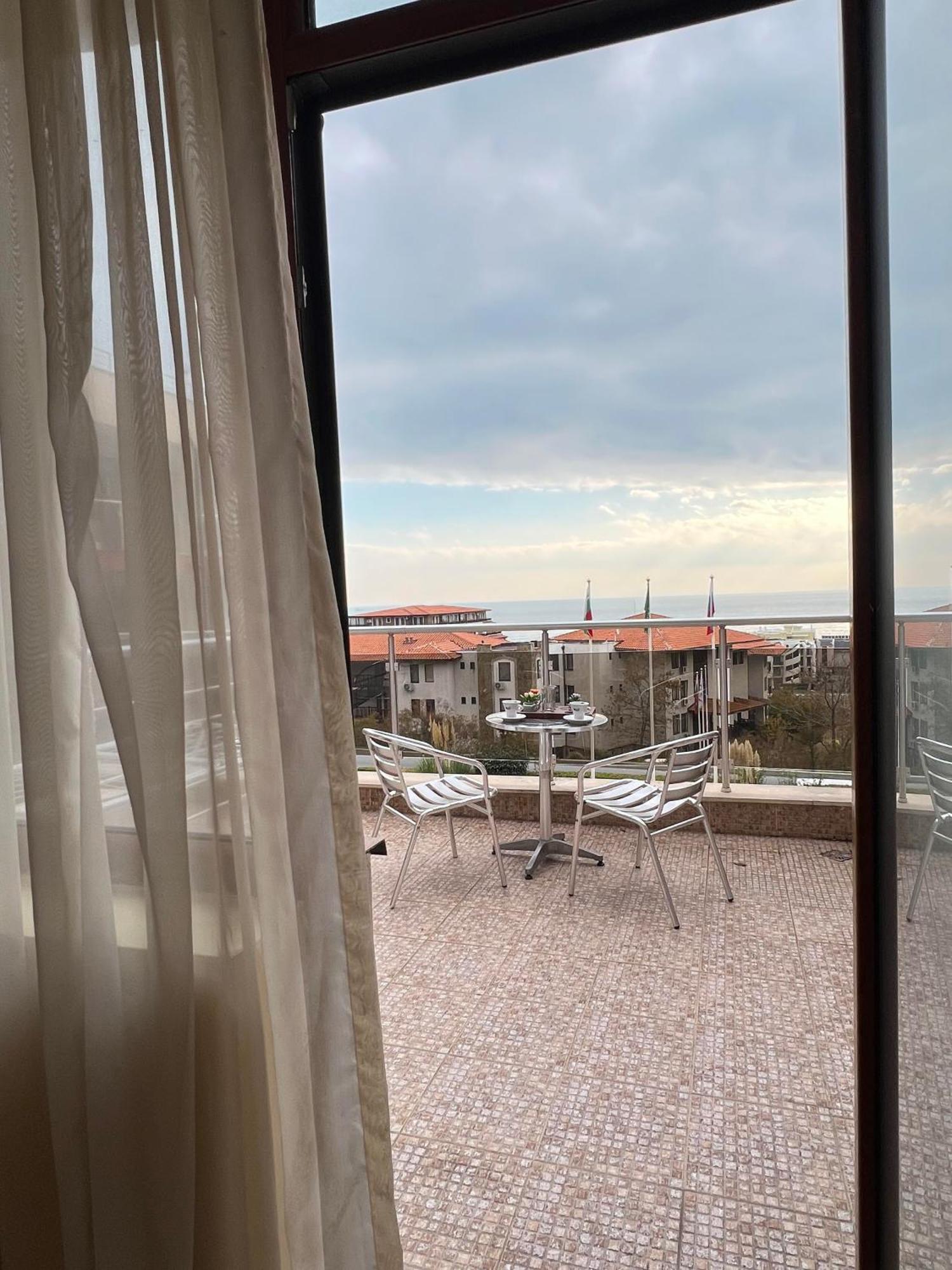 Александра Hotel Sveti Vlas Ngoại thất bức ảnh